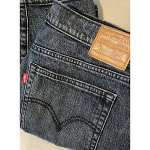 Levi’s Wedgie Icon jeans
